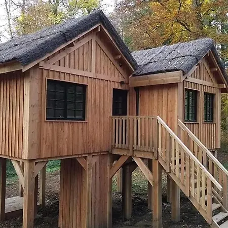 Chalet A 50 M² Avec Jardin *